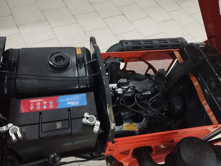 KUBOTA B7001 / Capinadeira / Transporte