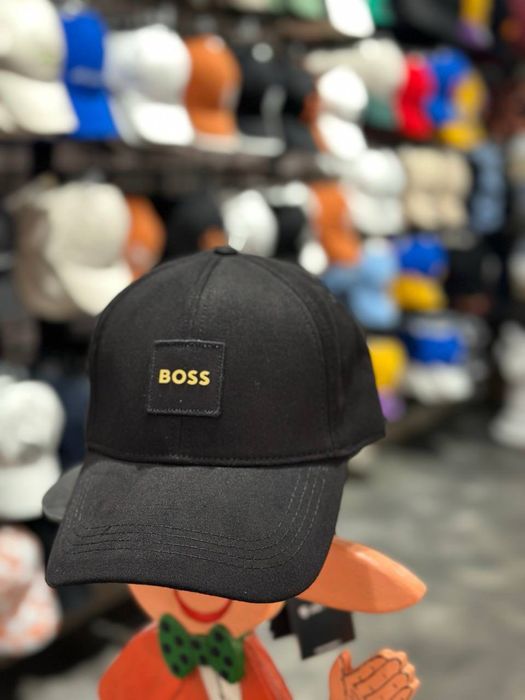 Бейсболка від Boss