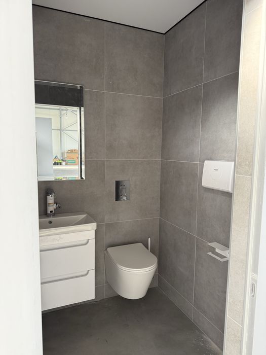 Продам комерційні приміщення. Світло є завжди !