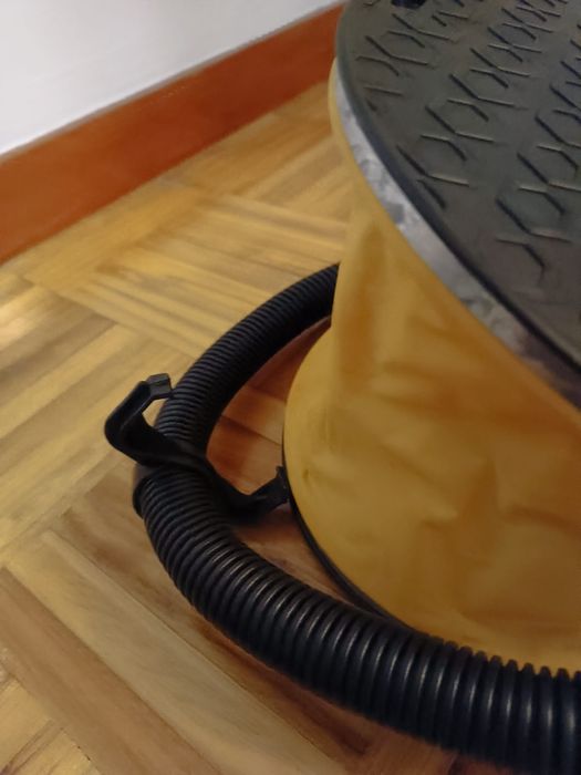 Bomba manual para insufláveis