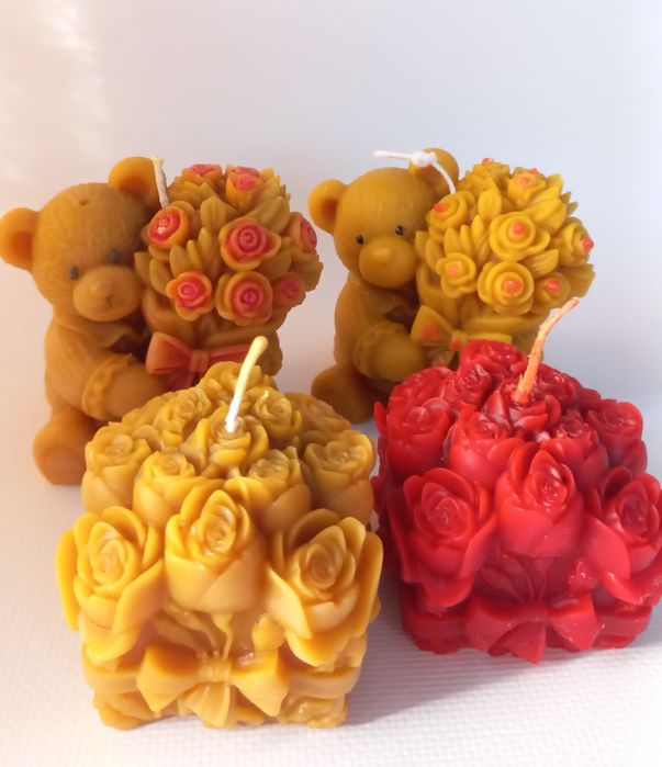 Свічка з натурального  воску "Ведмедик з букетом",  декор, бонбоньєрка
