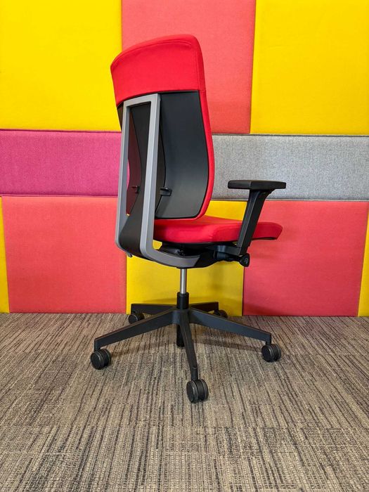 Fotel biurowy obrotowy Profim Xenon 10SFL P61PU czerwony