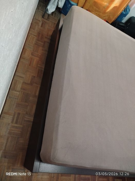 Cama de casal XL com 4 gavetas, estrado e colchão — 200€