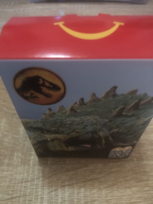 Happy meal Jurassic world (Dinossauro Ankylosaurus