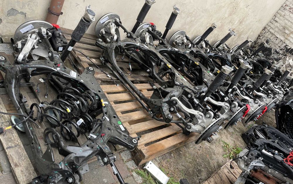 Tesla Model Y Підрамник Передній Задній - рестайл дорестайл