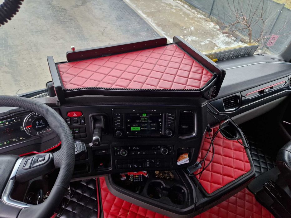 Scanie S580 V8 2017r automat, cała na poduszkach