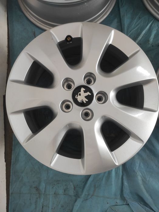 490 Felgi aluminiowe PEUGEOT R 16 5x108 otwór 65 mm NOWE