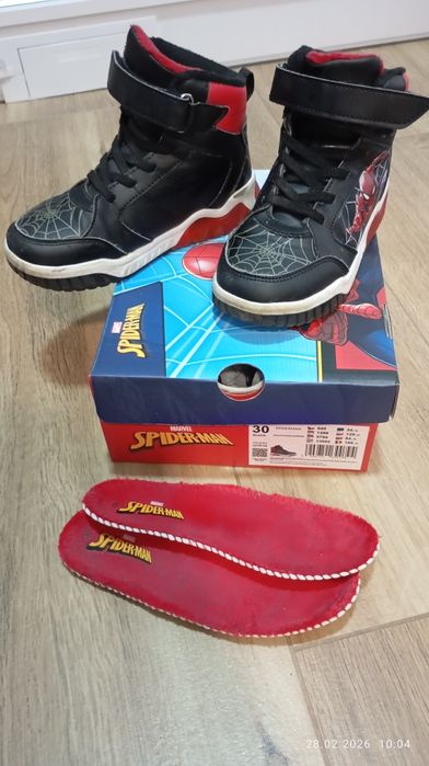 Sneakersy r.30 świecące spiderman