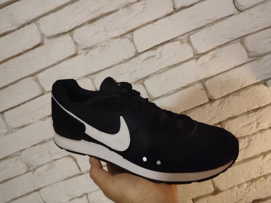 Nike Venture Runner кросівки чоловічі 30.5см