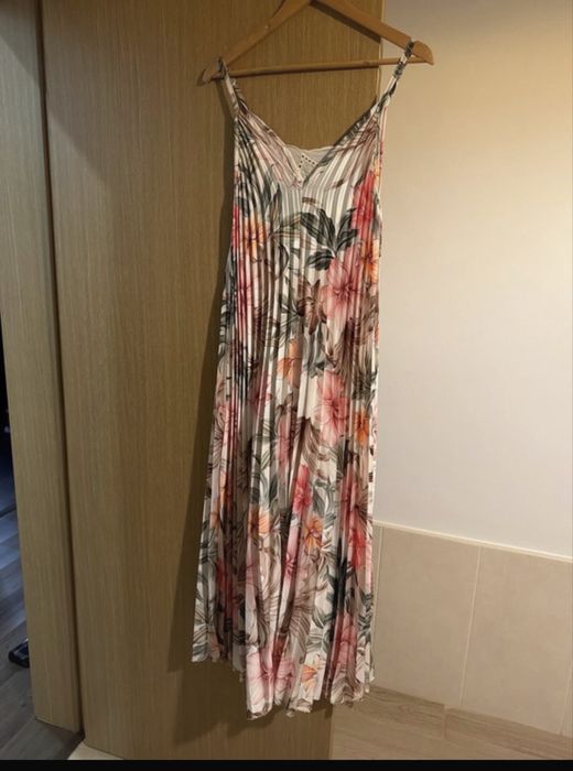 Vestido novo plissado