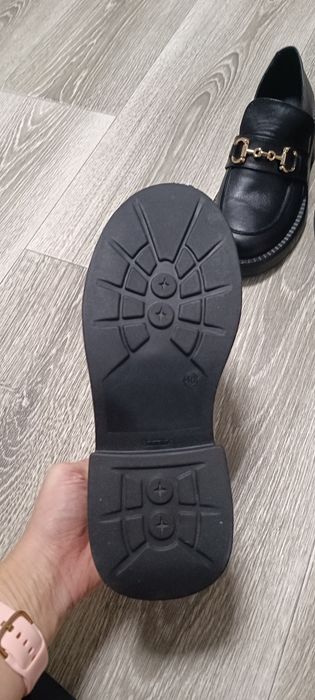 2 пари шкіряного взуття 40 розмір