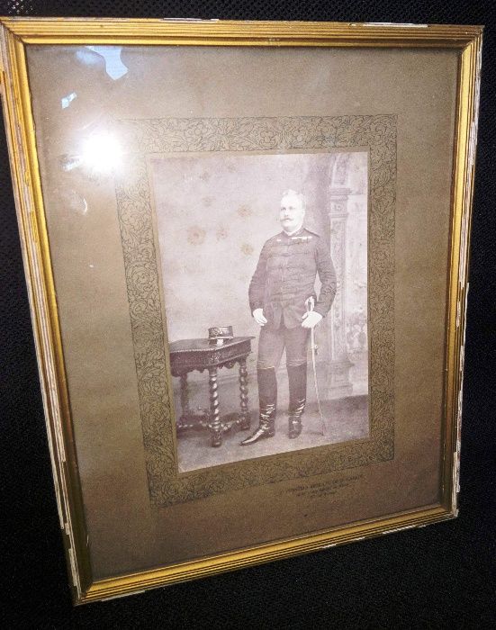 D. Carlos Cliché Bobone