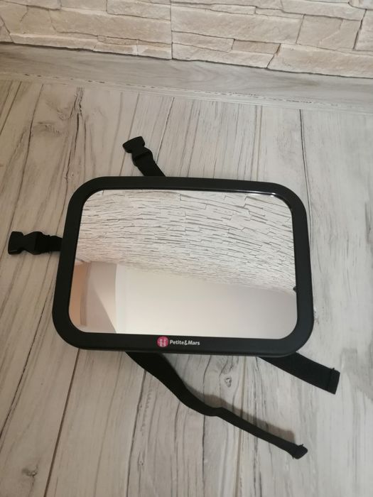 Lusterko wsteczne do obserwacji dziecka w samochodzie