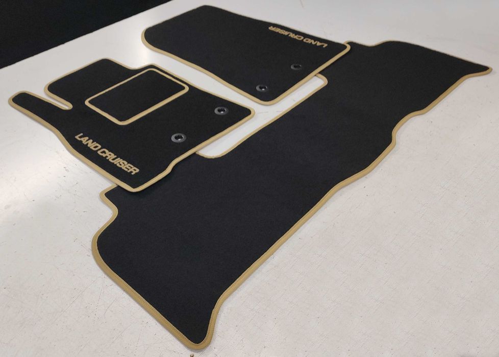 Автоковрики для Toyota Land Cruiser. Коврики для Тойота Ленд Крузер