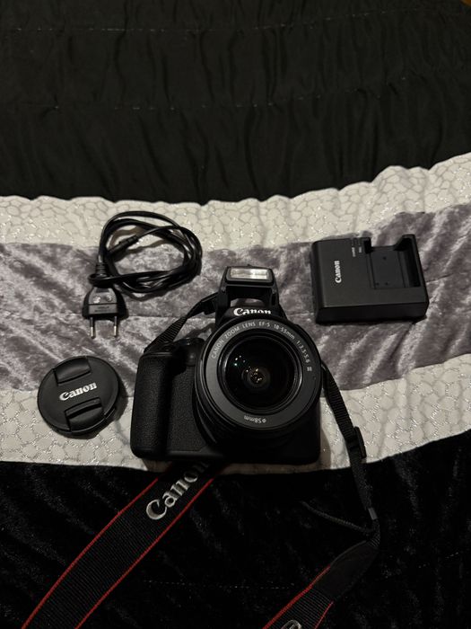Canon EOS 2000D.