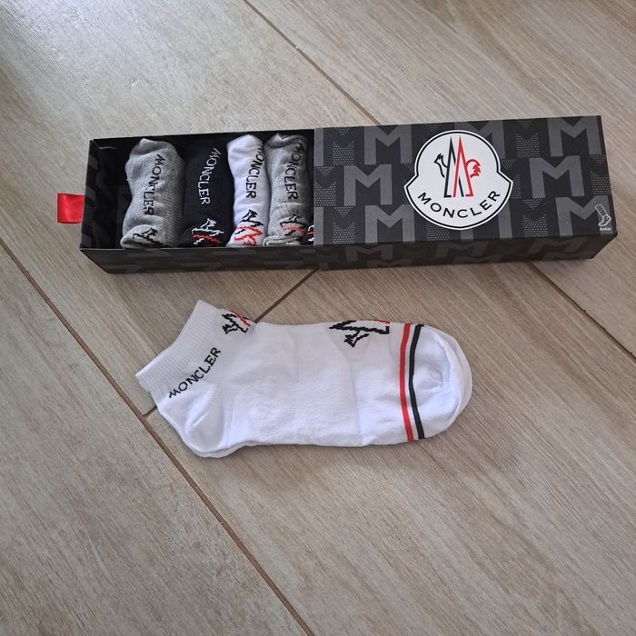 Pudełko skarpet męskich nowych rozmiar 40-45