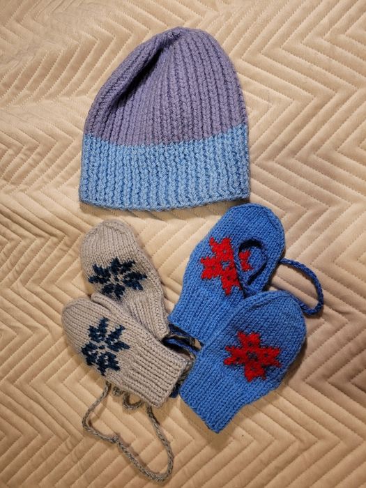 Rękawiczki i czapka na drutach