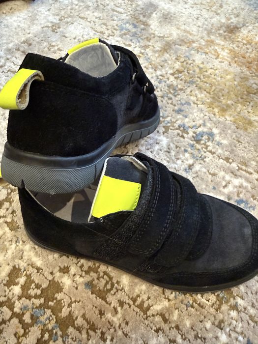 Кросівки  хлочачі 32 р