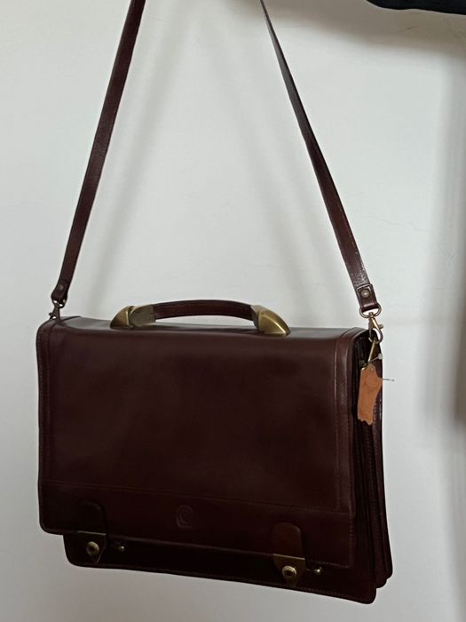 Mala vintage em pele castanha