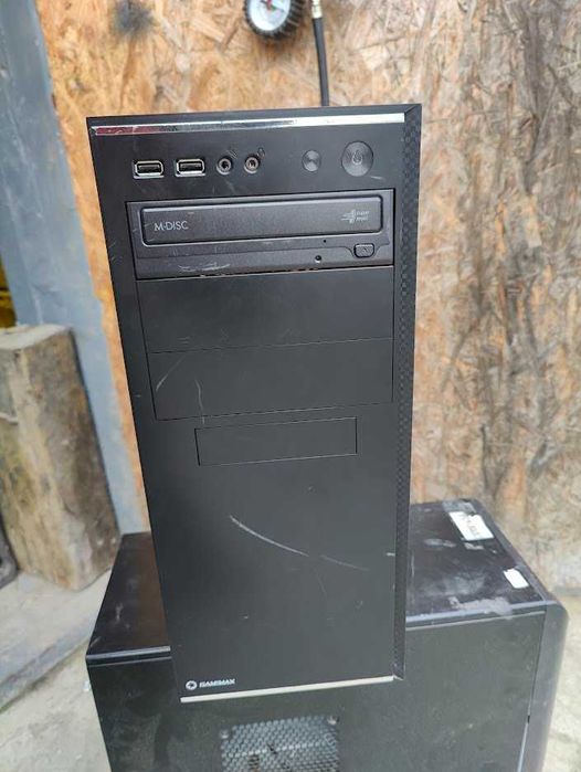 Брендовый корпус Gamemax ATX