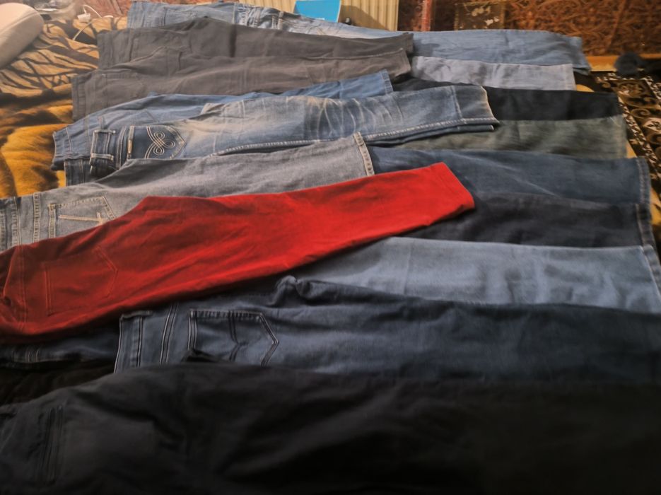 Бриджі джинси( п'ятнадцять пар),шорти в гарному стані