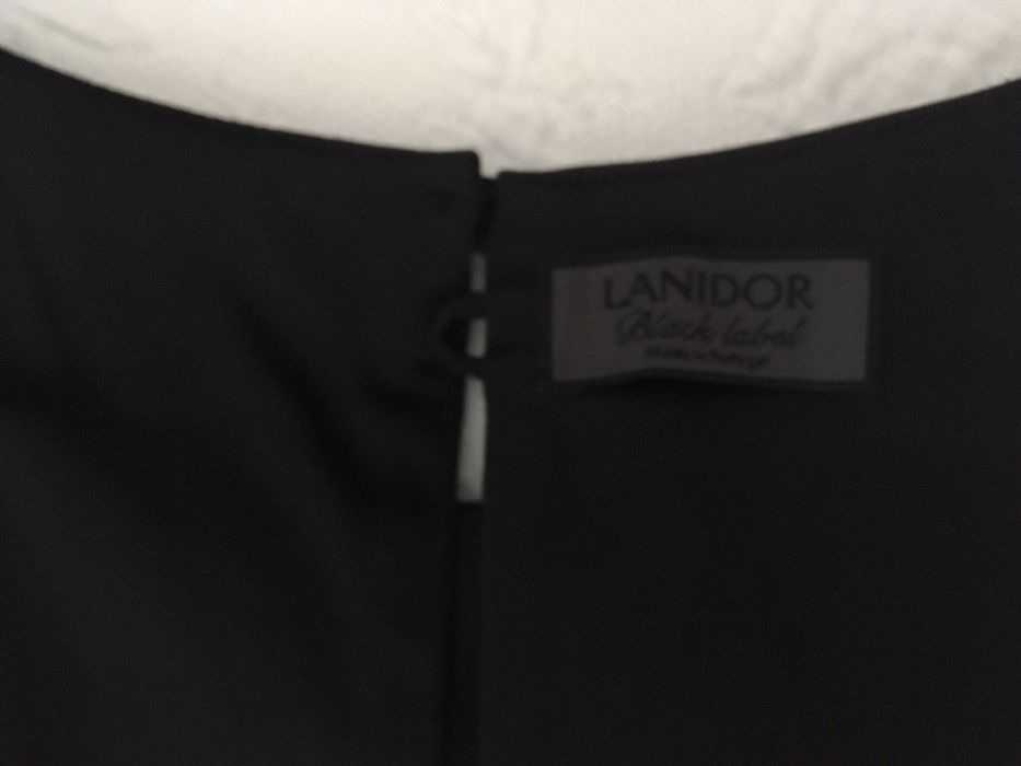 Vestido clássico preto da Lanidor.