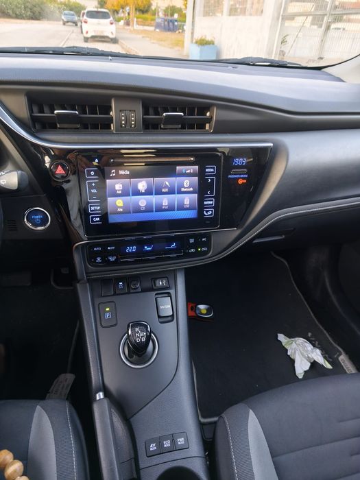 TOYOTA AURIS 2018 (Completo)