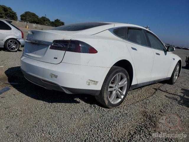 Розбірка Tesla Model S (2013), фара, капот, крило, бампер, двері