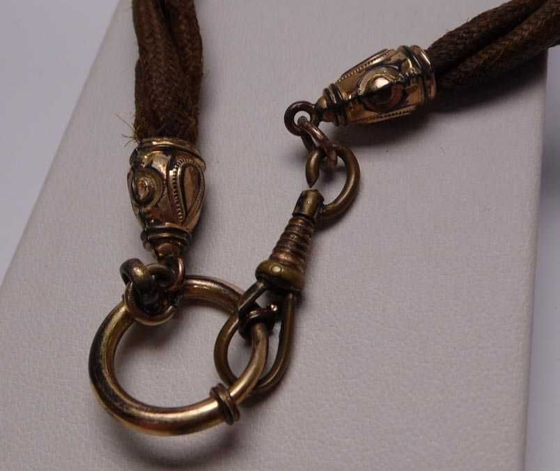 XIX w. dewizka plecionka z włosów pozłacane ozdoby.