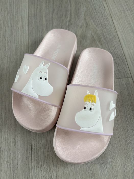 Nowe klapki w rozmiarze 28