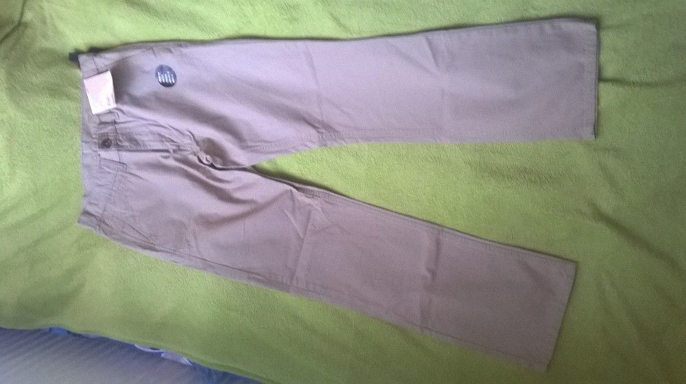 Spodnie firmy ff nowe kolor bez roz.32/32
