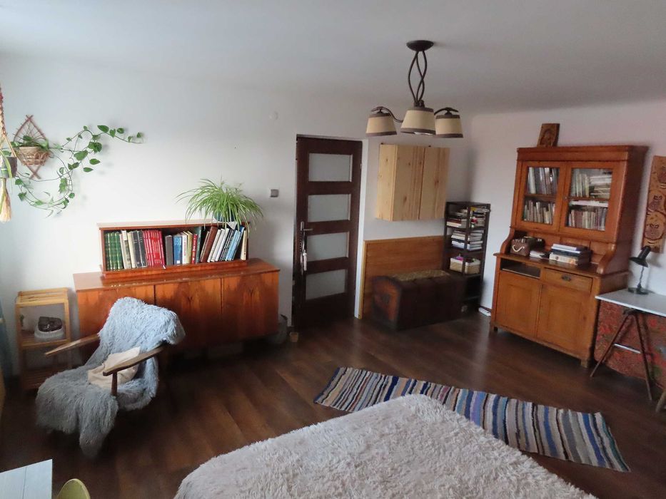 Sprzedam mieszkanie 2 pok. 50 m2 w Ćmielowie - Rynek 4