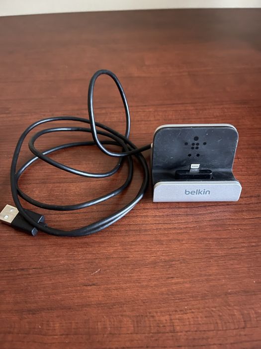 Stacja dojująca belkin do iPhone