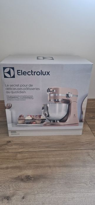 Robot kuchenny Electrolux EKM5570 nowy bezowy kaszmirowy