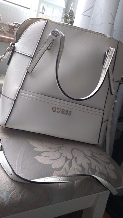 Biała torebka guess