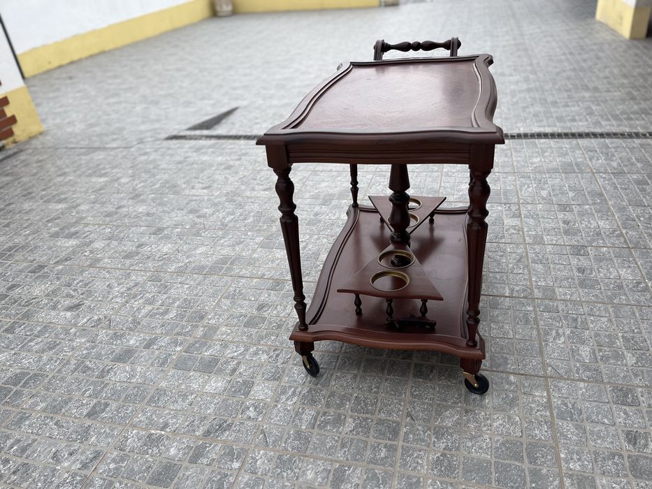 Carro de chá em madeira