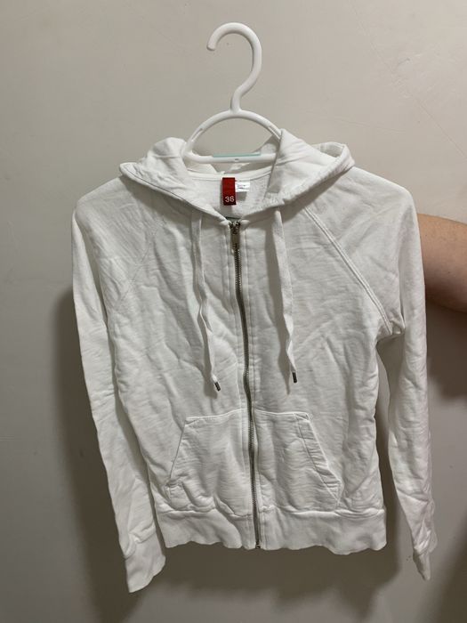 Біле худі на блискавці