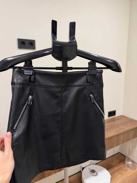 Спідниця з екошкіри Bershka