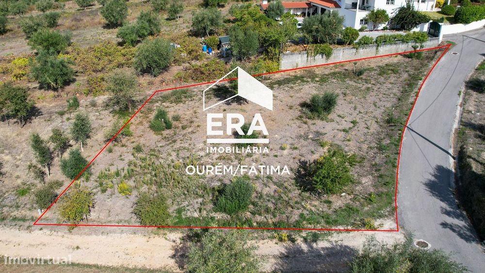 Terreno com 1050m2