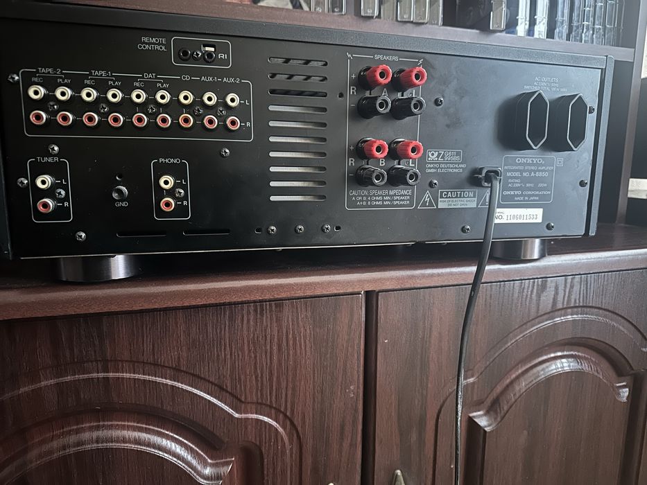 Усилитель ONKYO A-8850