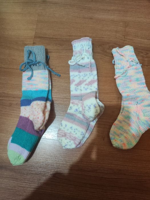 Meias de lã para criança feitas à mão