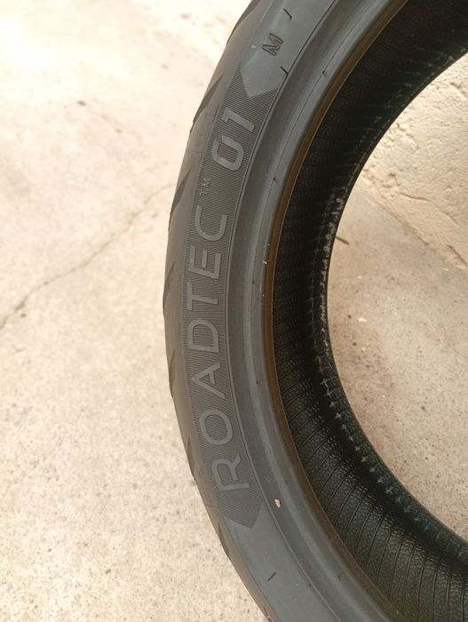 180 55 17 zr Metzeler Roadtec 01