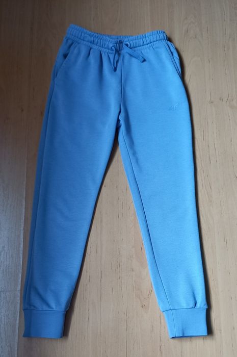 Spodnie dresowe rozmiar 4F rozmiar 140