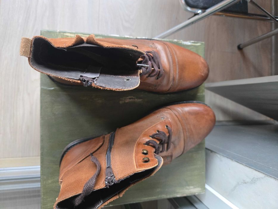 Botas de homem castanhas
