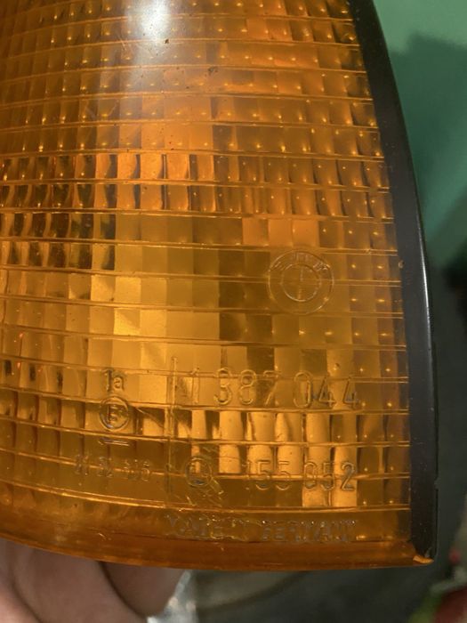 Поворотник правий е36