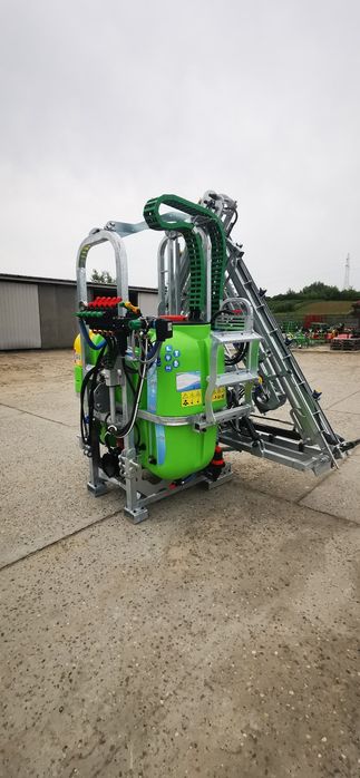 Opryskiwacz Klara  Xsara hydraulicznie rozkładanay 415 /615/815/1015