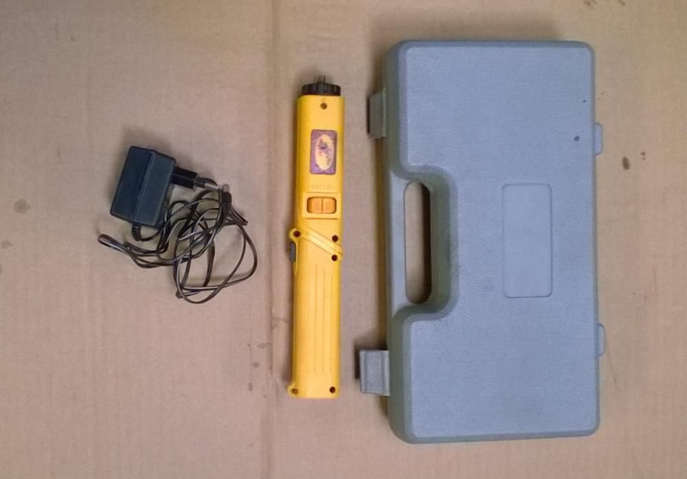 Máquina Aparafusadora Manual