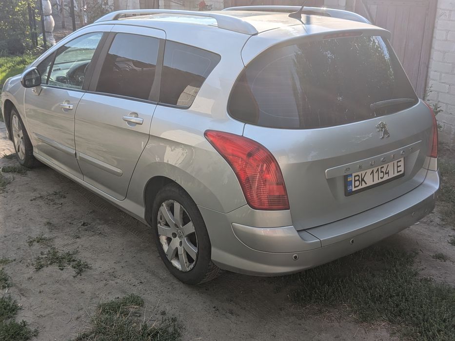 Авто  Пежо 308 2010