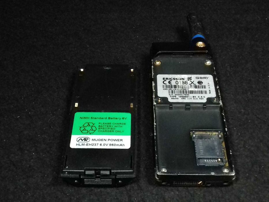 Telemóvel Ericsson GH 388, com carregador, original, 1996