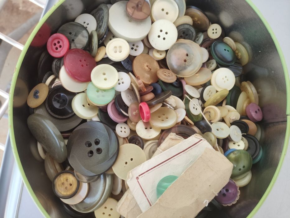 Lote de botões diversos